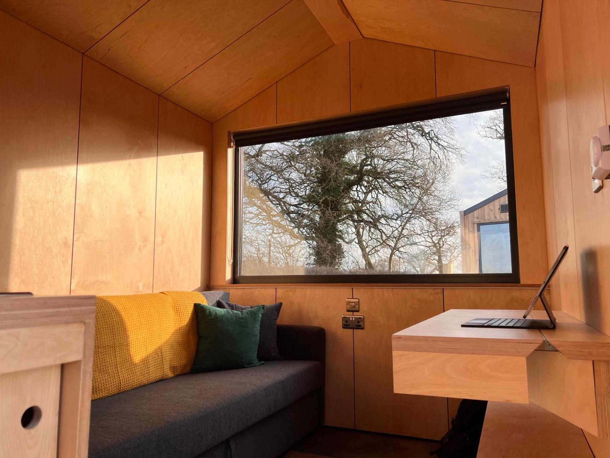 Beautiful Cabins In Herefordshire Countryside Exterior foto